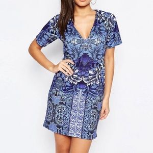 Missguided V Neck Shift Dress in Blue Tile Print